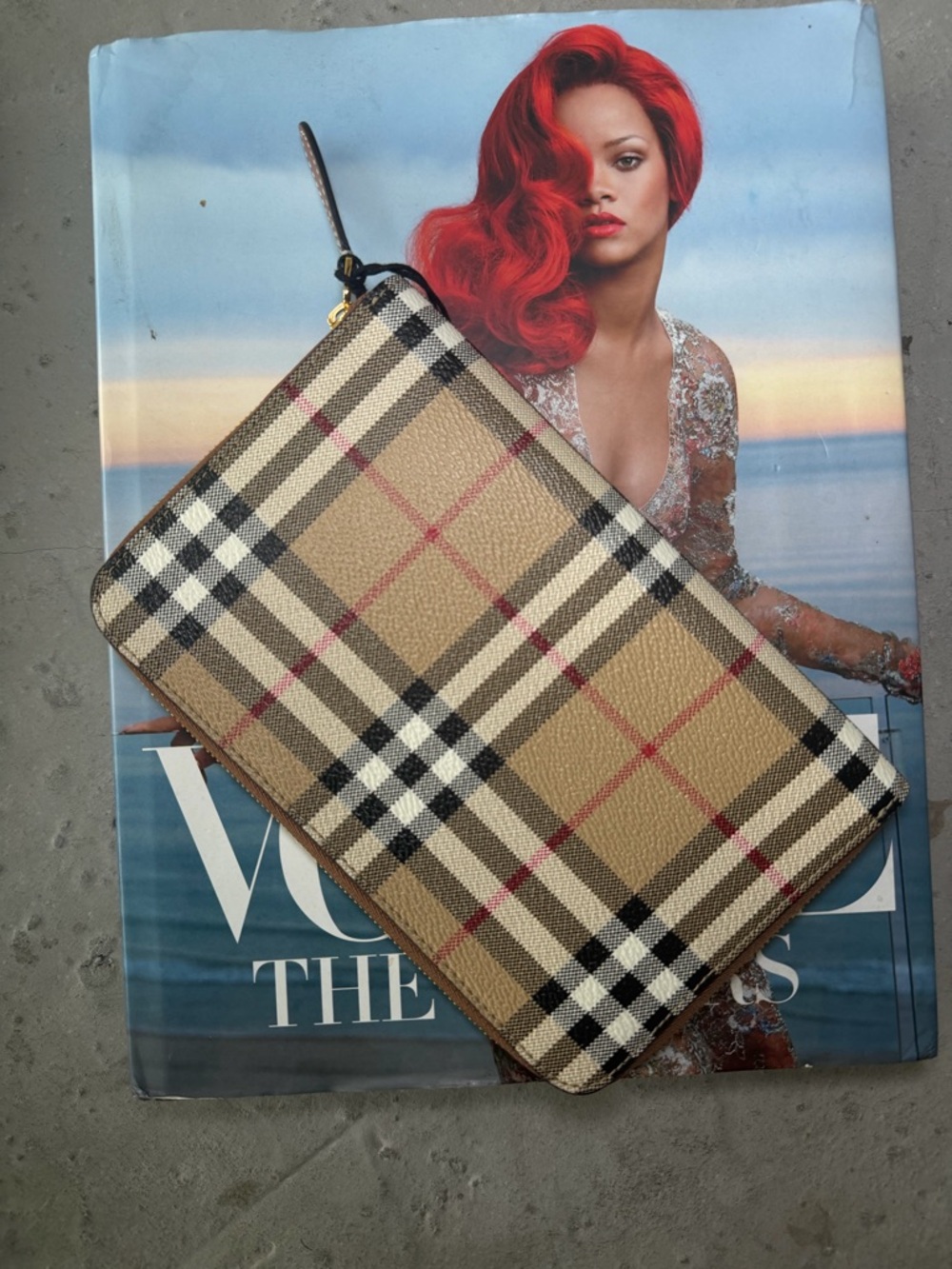 New BURBERRY Check Travel Wallet Long Wallet  inside zipper is damage - Picture 4 of 7